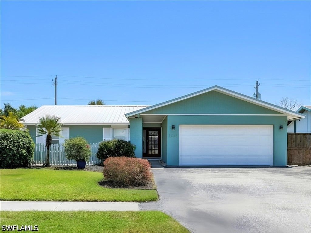 1268 Lake Shore Dr, Naples
