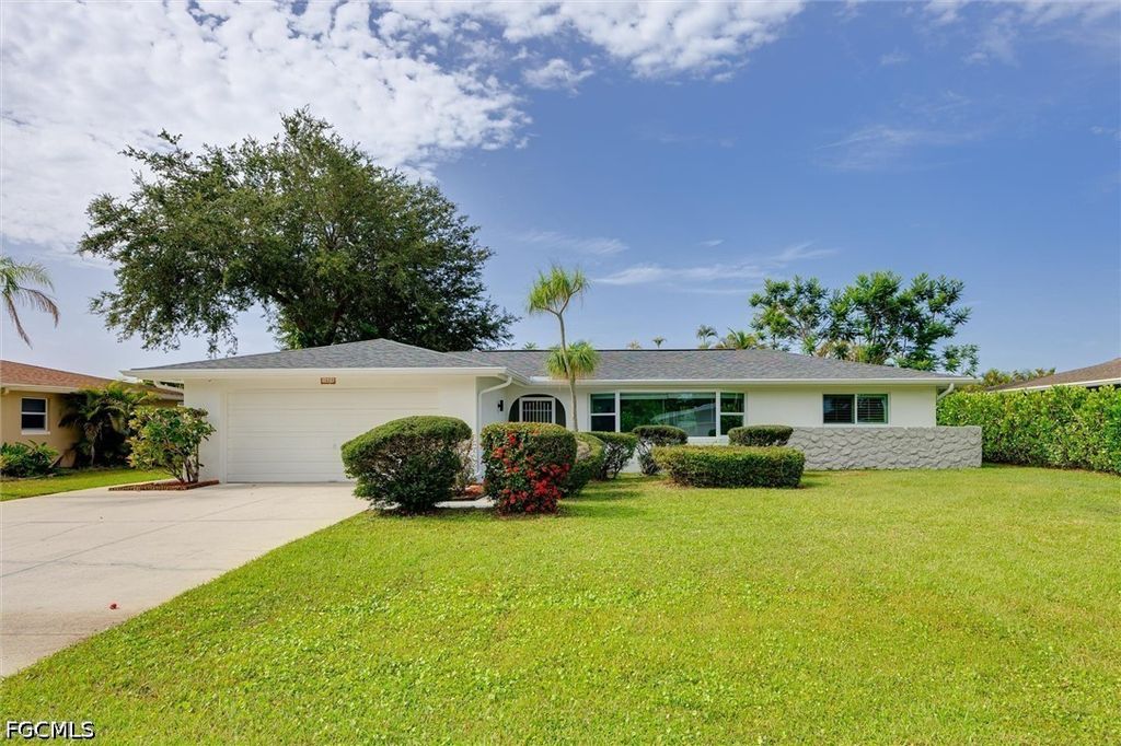 1628 N Flossmoor Rd, Fort Myers