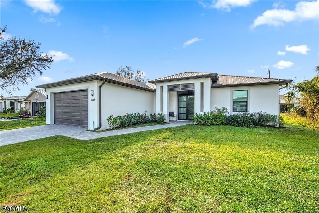 6137 Holt Ct, Fort Myers