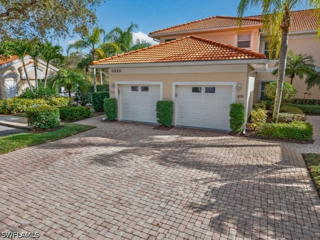5210 Birmingham Dr 101, Naples