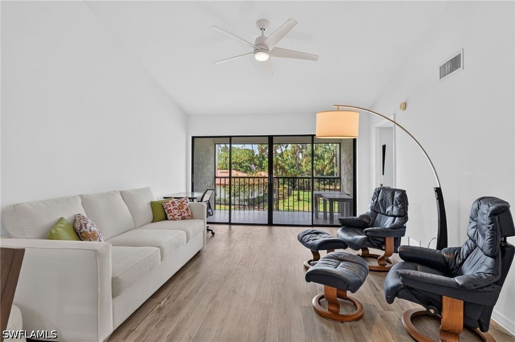 909 Augusta Blvd 7, Naples