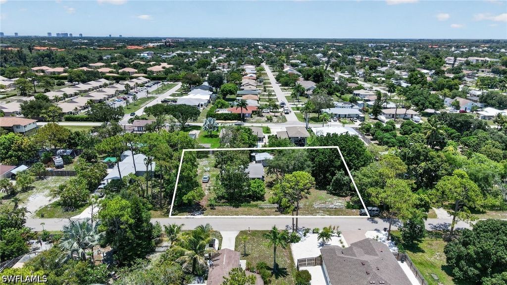 9044 Somerset Ln, Bonita Springs