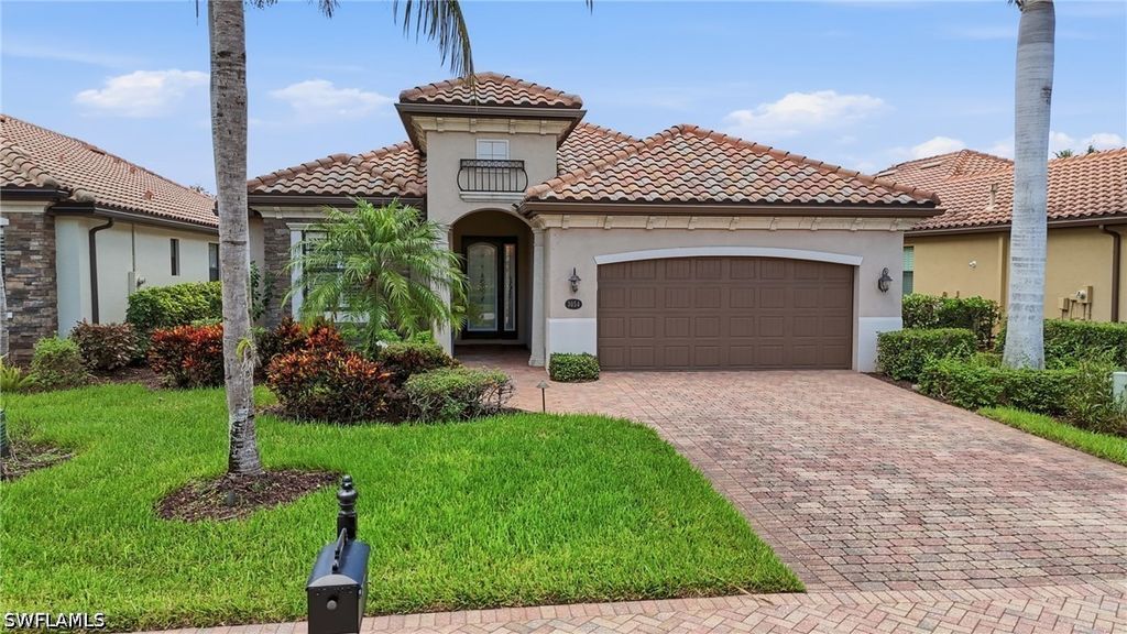 3054 Aviamar Cir, Naples