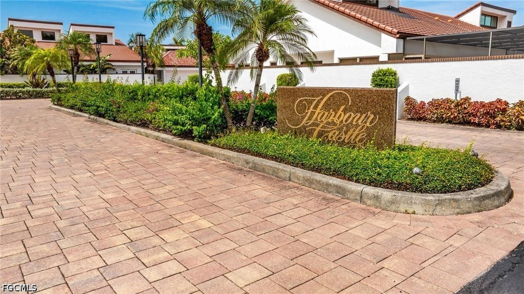 5501 Harbour Castle Dr, FORT MYERS