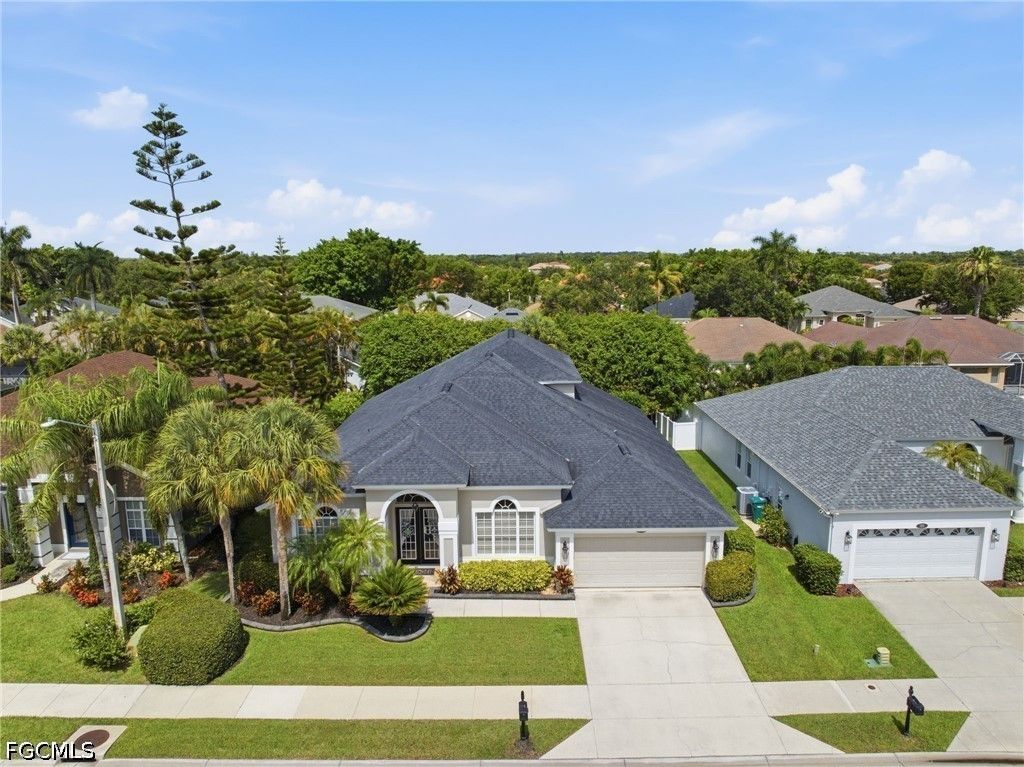 193 Skipping Stone Ln, Naples