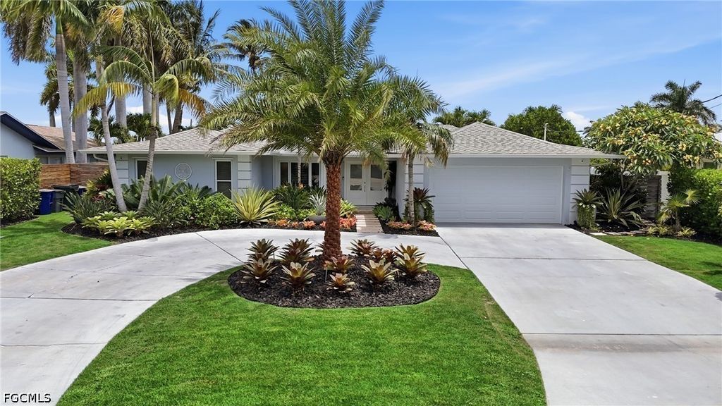 405 Prather Dr, Fort Myers
