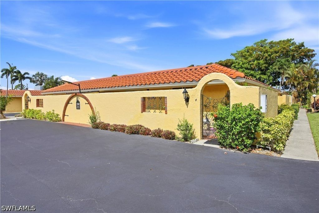 180 Harrison Rd 3, Naples