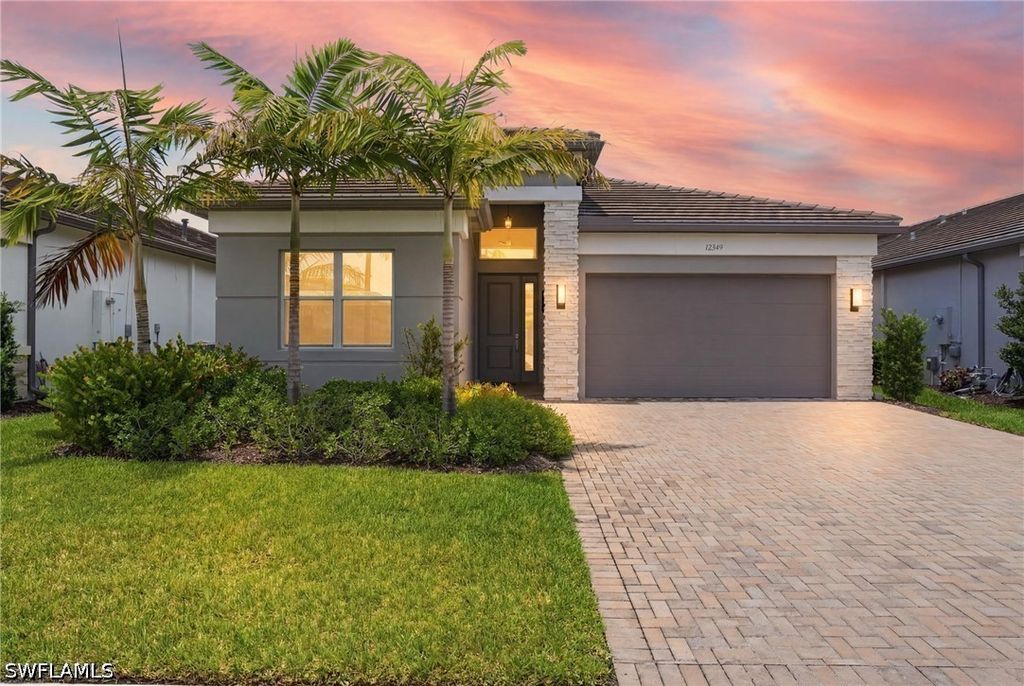 12349 Dahlia Ct, Naples