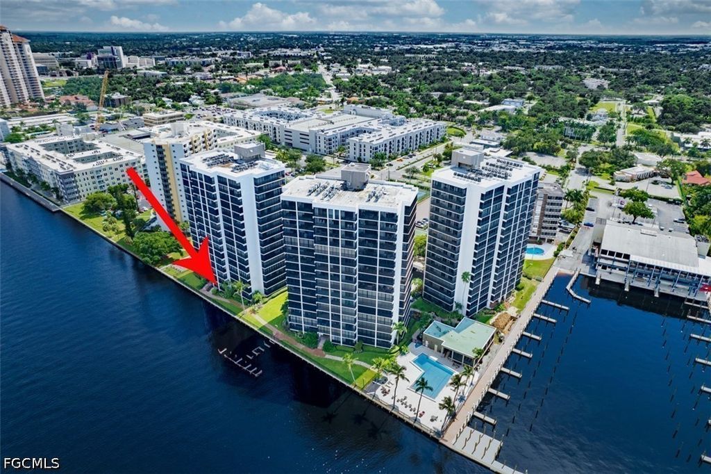 1900 Virginia Ave 102, FORT MYERS