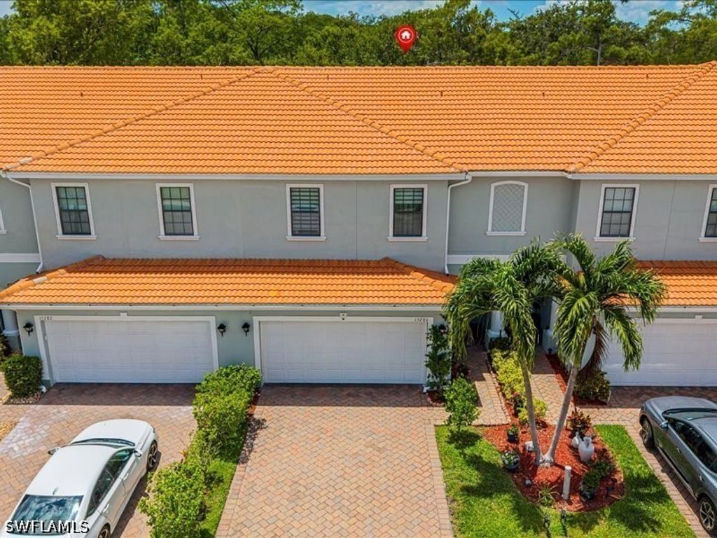 15286 Summit Place Cir 175, Naples