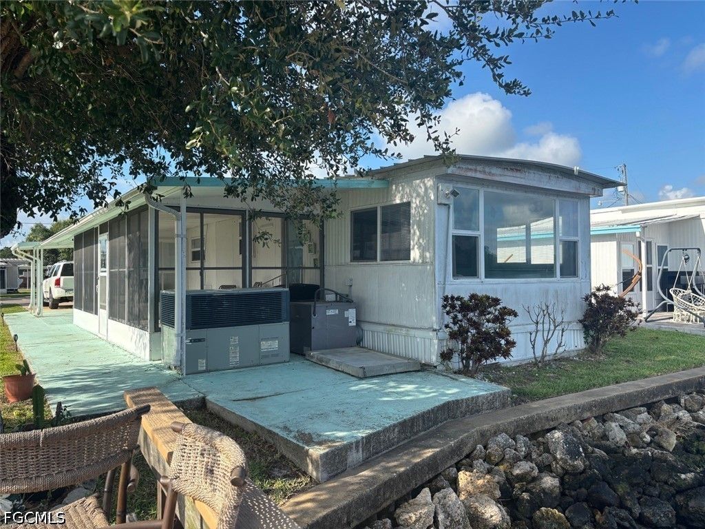 2012 S Olga Dr, FORT MYERS