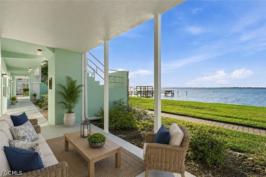 3225 E Riverside Dr 31c, FORT MYERS