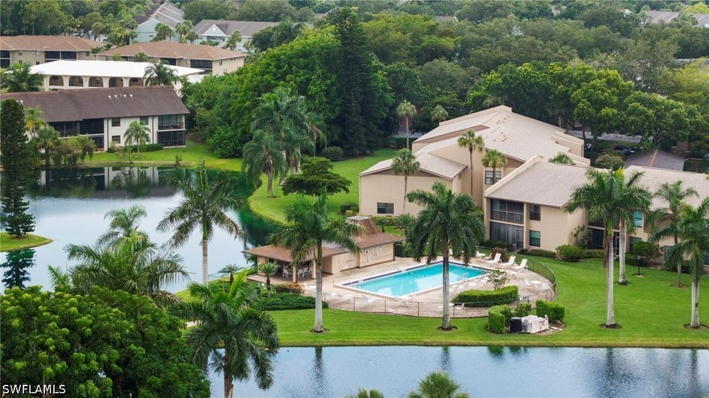 195 Cypress Way E 8, Naples