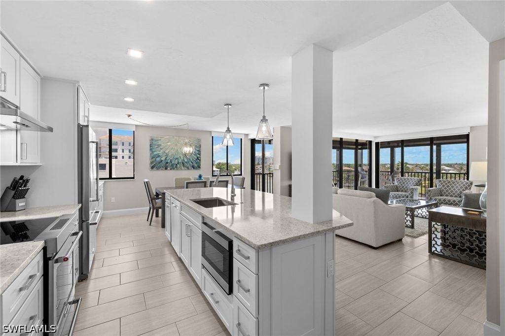 10482 Gulf Shore Dr 251, Naples