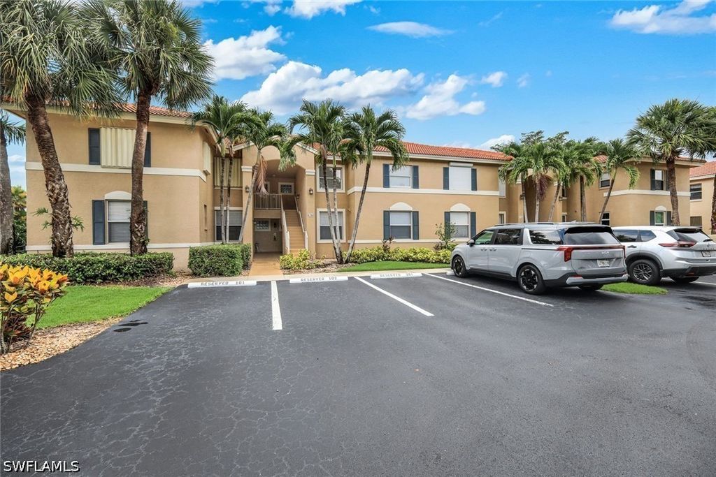 6384 Huntington Lakes Cir 103, Naples