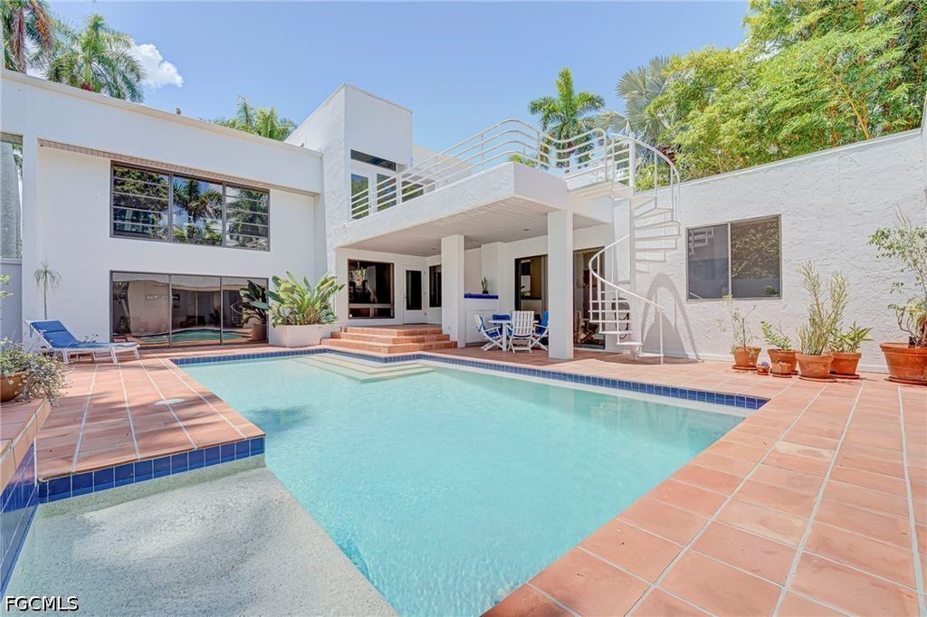 1215 Caloosa Dr, Fort Myers