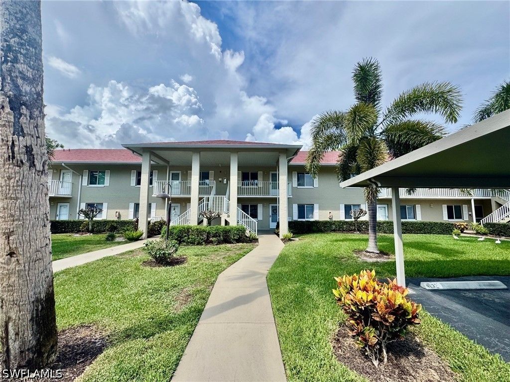 4524 Andover Way I-204, Naples