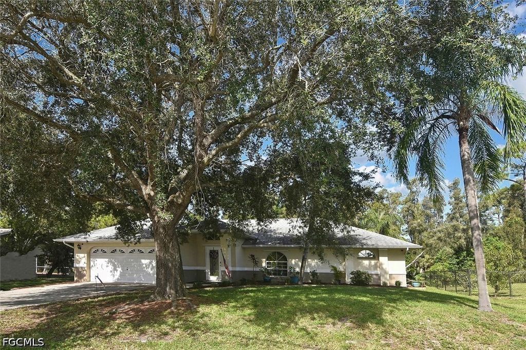 18674 Spruce Dr E, FORT MYERS