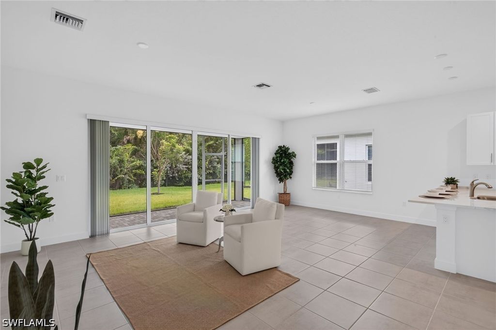 12448 Violet Ln, Naples
