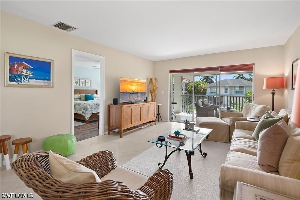 1435 Blue Point Ave 1435, NAPLES