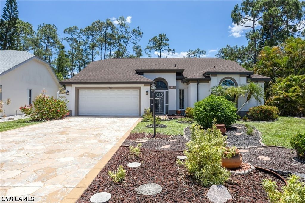 2232 Piccadilly Ct, NAPLES