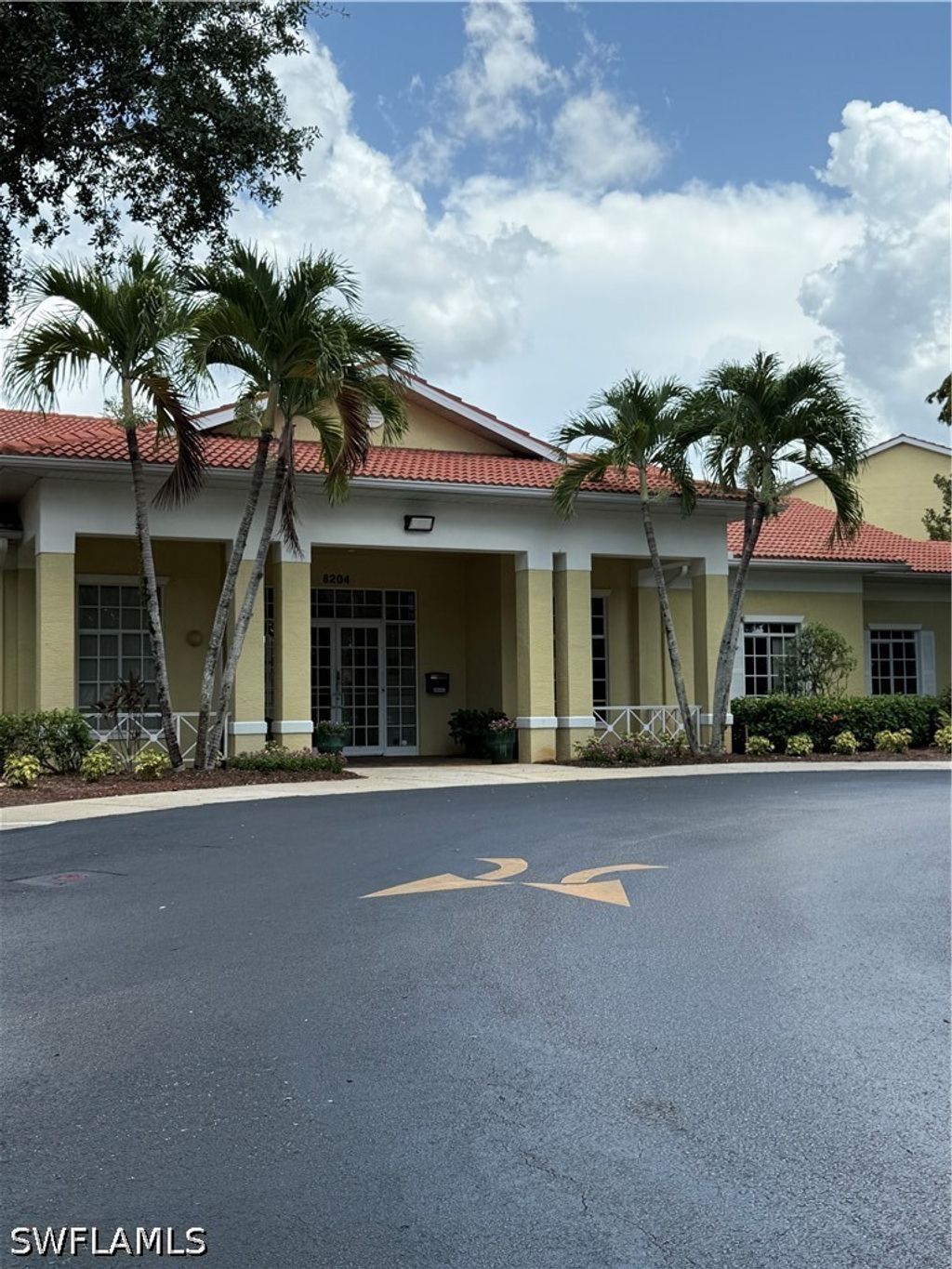 8275 Key Royal Cir 1132, Naples