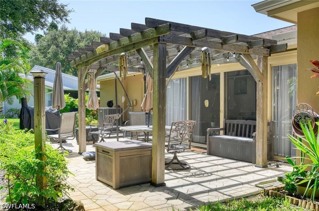 20 Maui Cir 20, Naples