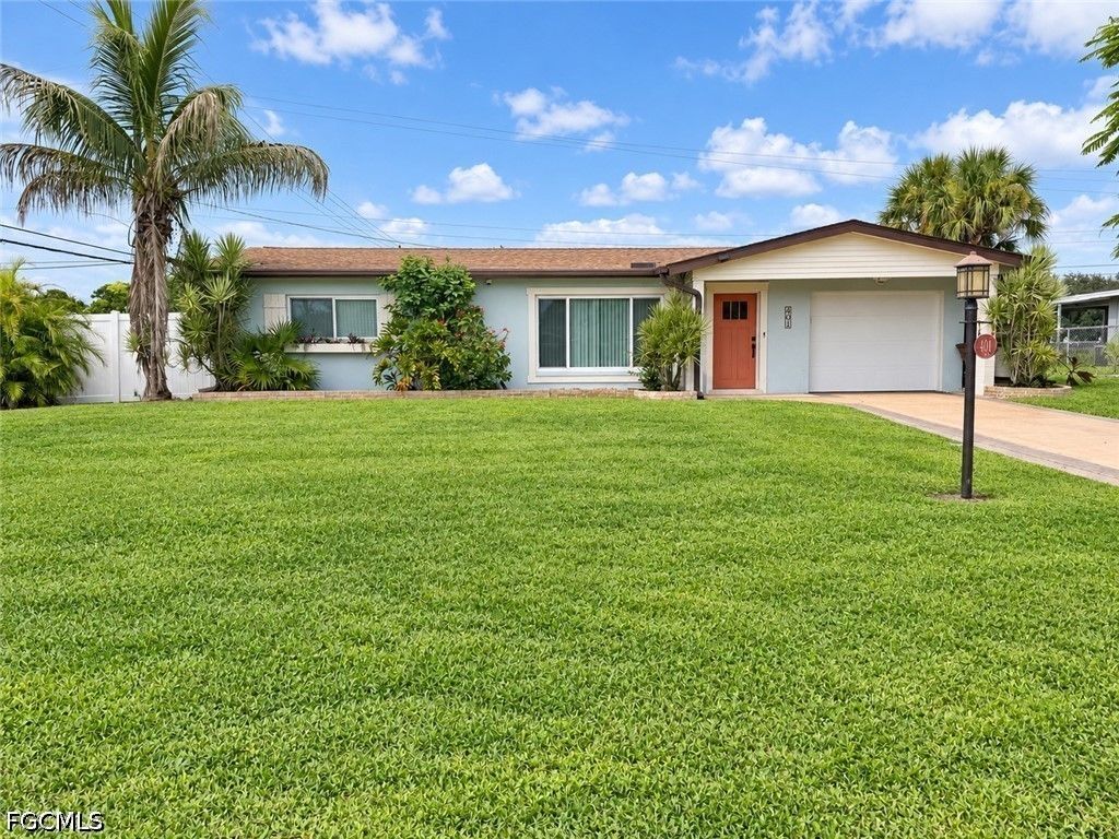 401 E Jasmine Rd, Lehigh Acres
