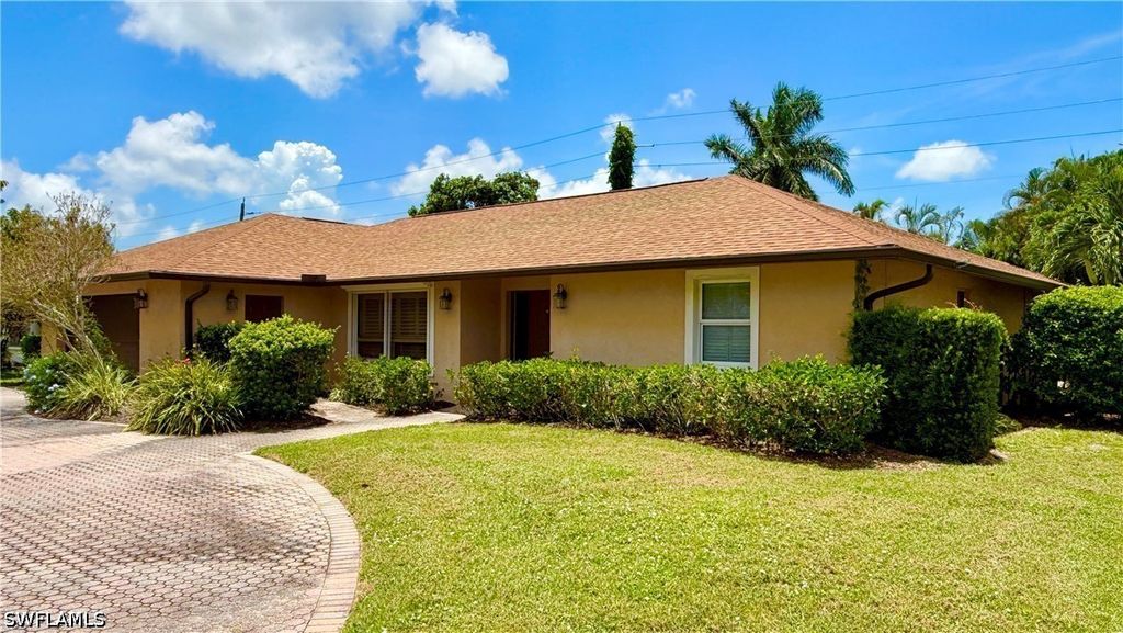 2171 Kings Lake Blvd, Naples