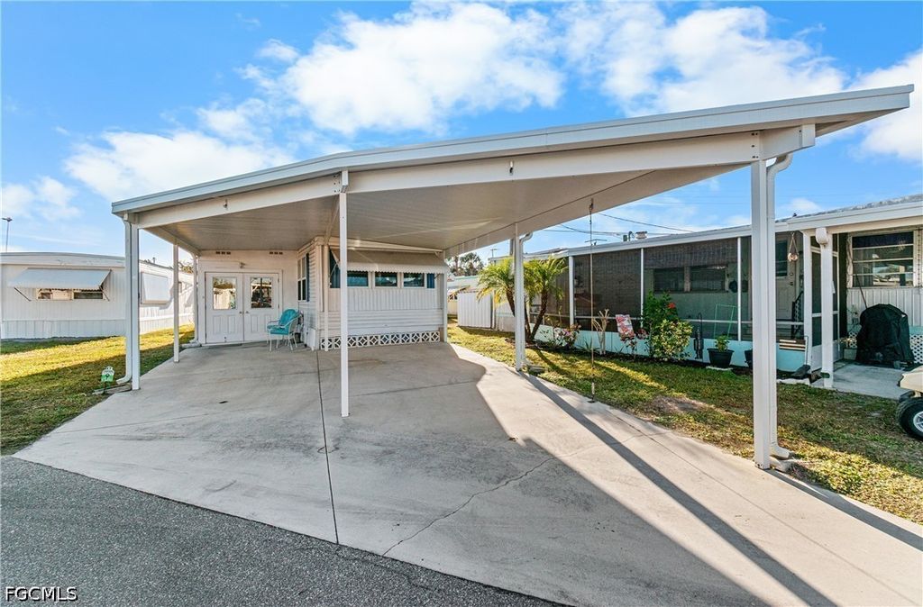 5558 Palm Beach Blvd 45, FORT MYERS