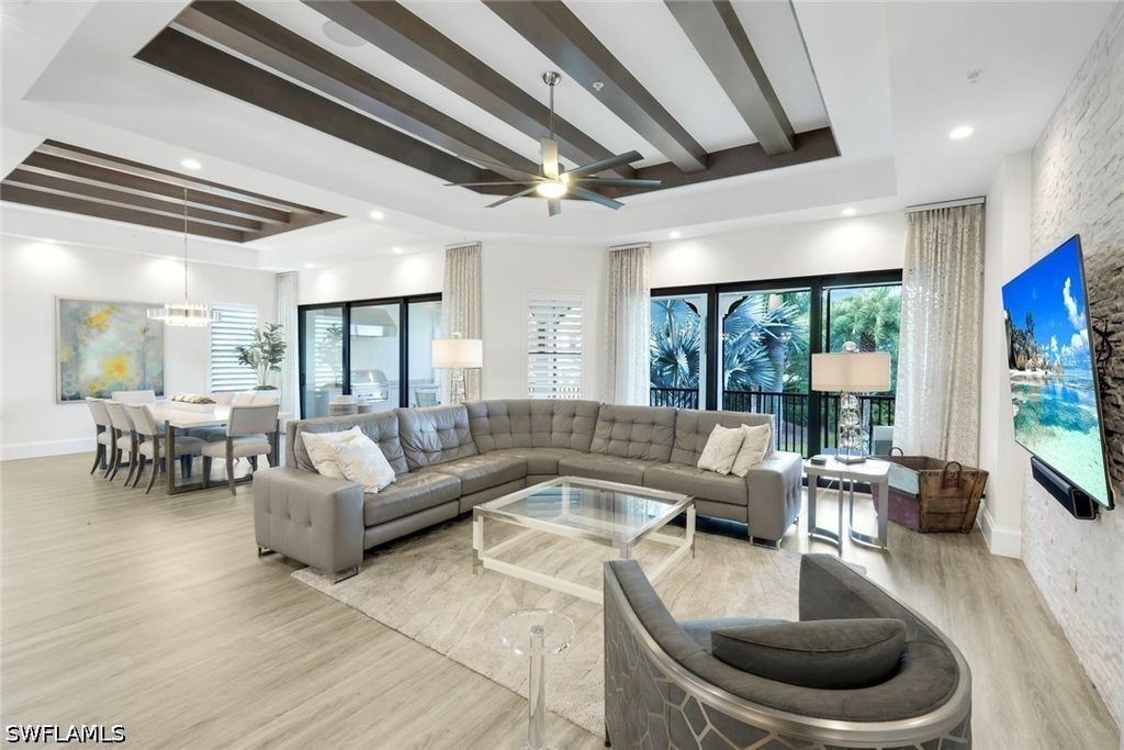 16358 Corsica Way 201, Naples