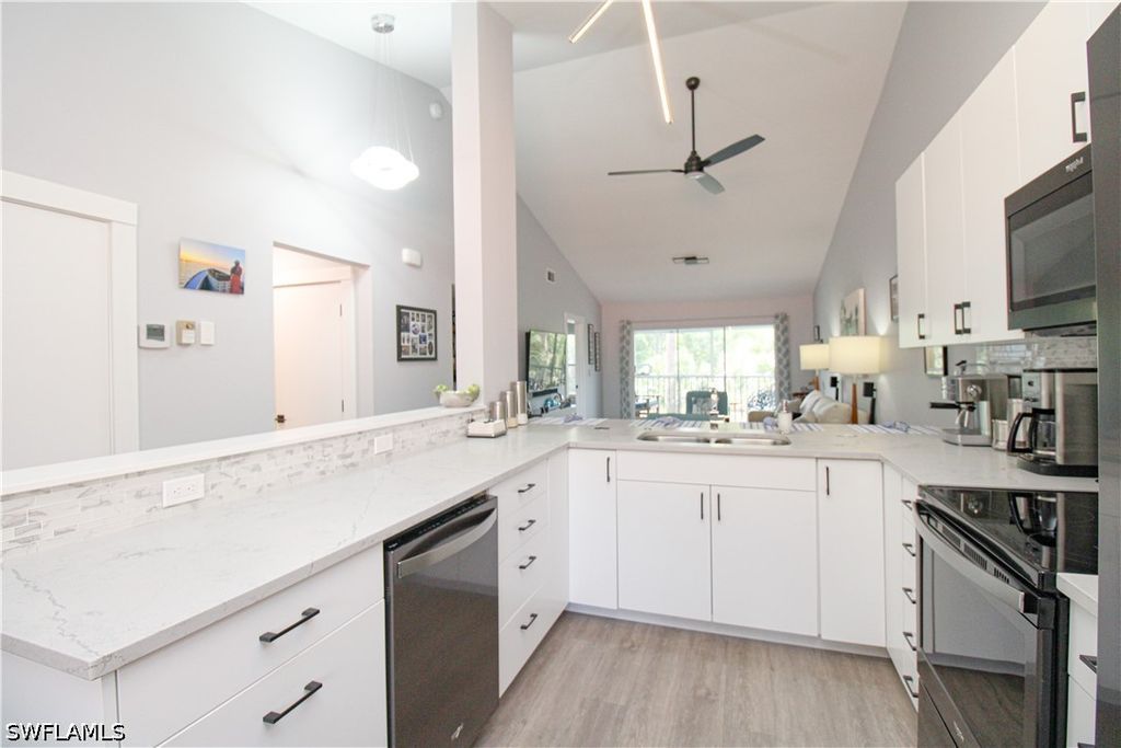 225 Robin Hood Cir 203, Naples
