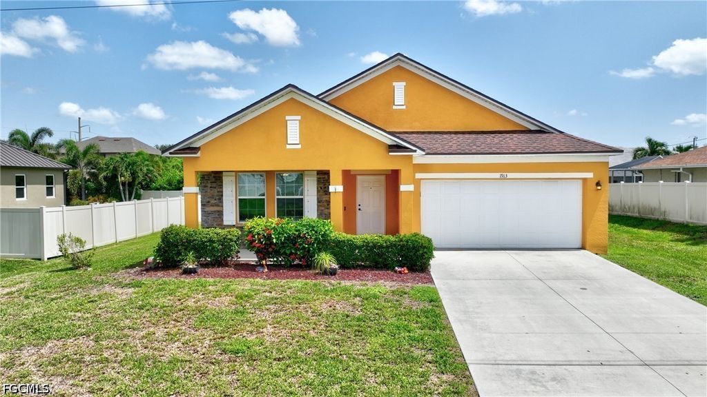 1913 Sw 26th Ter, CAPE CORAL