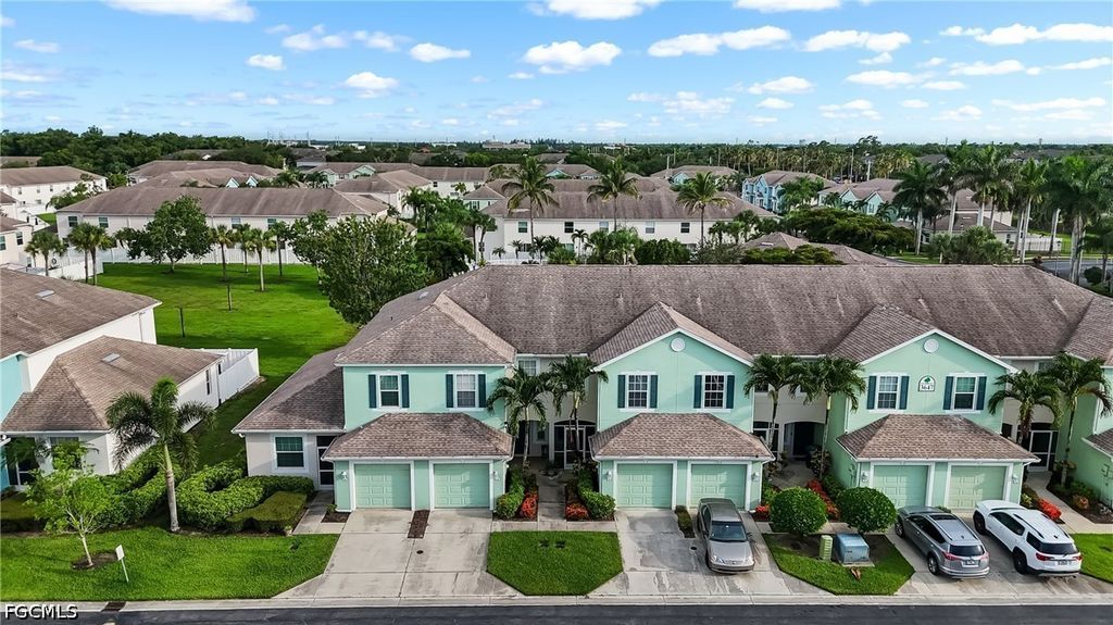 3647 Pine Oak Cir 103, FORT MYERS