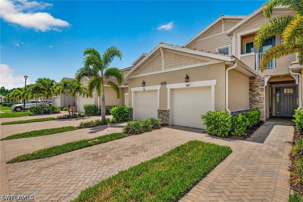 4676 Arboretum Cir 102, Naples