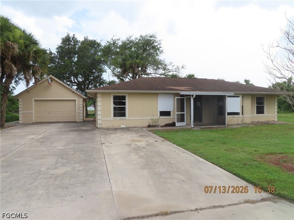 602 Harrison Dr, Lehigh Acres