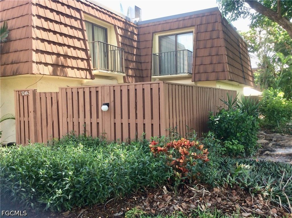 5249 Cedarbend Dr 3, Fort Myers