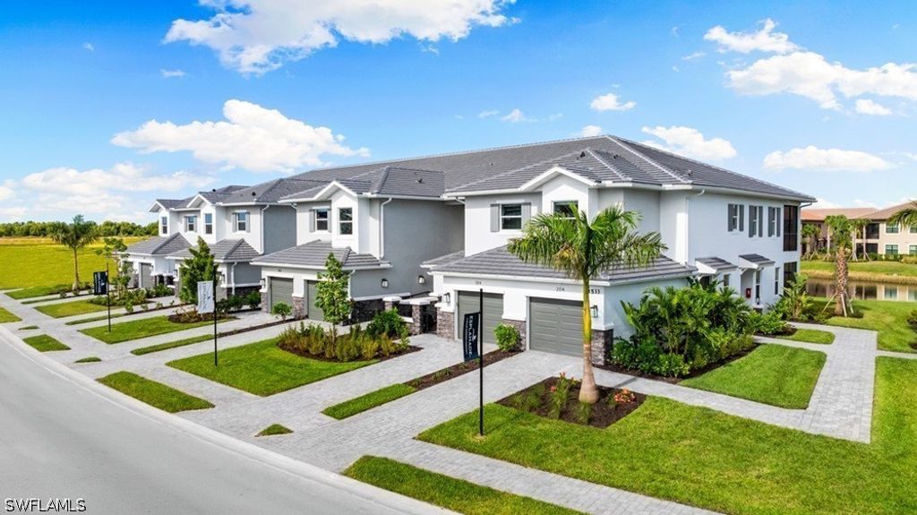 15352 Giardino Dr 28-101, NAPLES