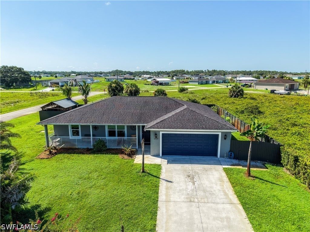 1220 Moore Run, Labelle