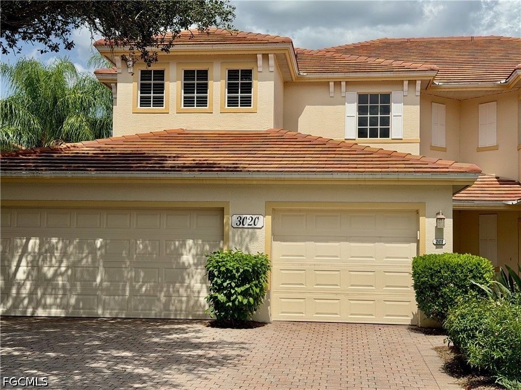 3020 Meandering Way 201, Fort Myers