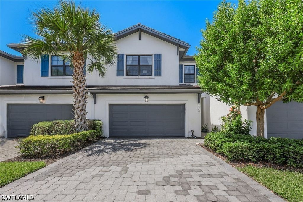 7348 Rockefeller Dr, Naples