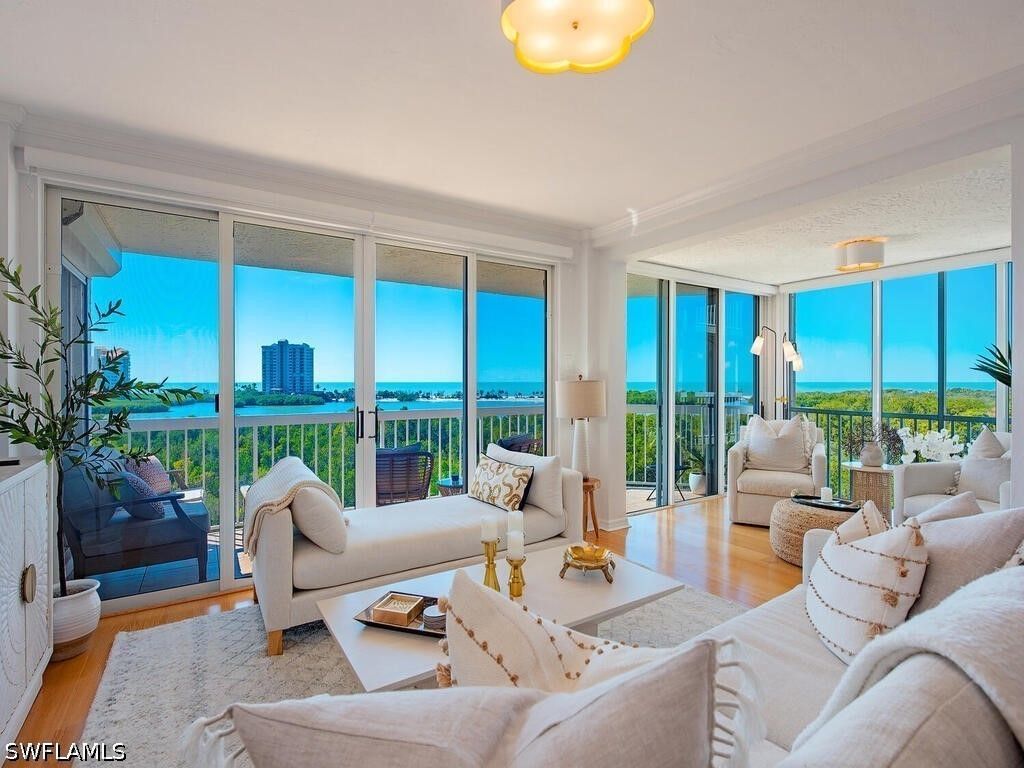 5501 Heron Point Dr 503, Naples