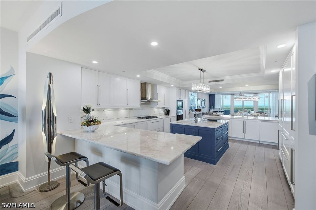 13665 Vanderbilt Dr 603, NAPLES