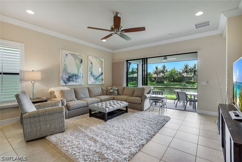 13556 Coronado Dr, Naples