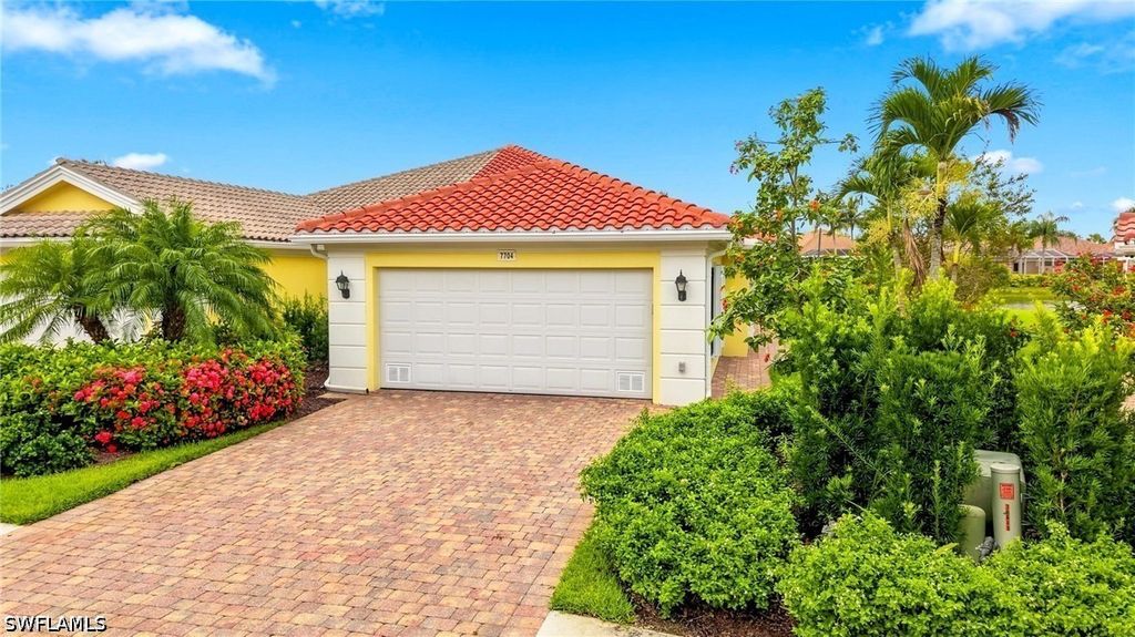 7704 Rozzini Ln, Naples