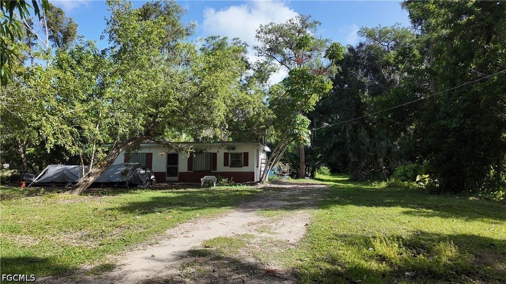 6969 Magnolia Ln, FORT MYERS