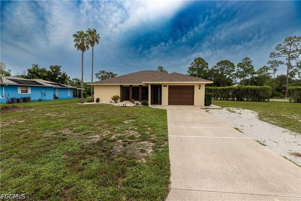 25572 Fenner Cir, Bonita Springs