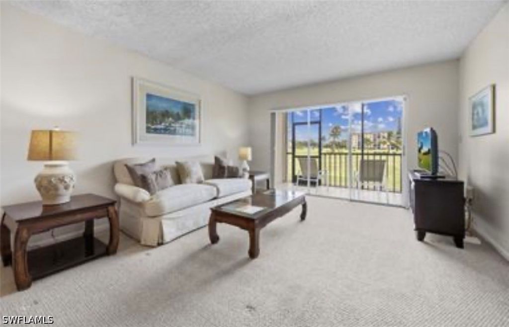 41 High Point Cir S 105, Naples