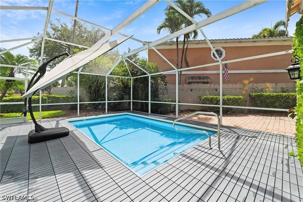 5513 Cv Cir 88, Naples