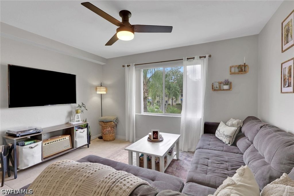 8304 Key Royal Cir 1723, NAPLES